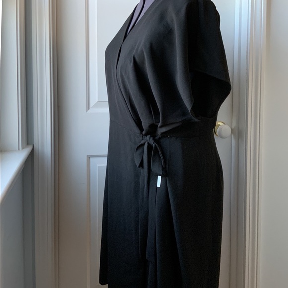 Bobeau Plus Wrap Dress - Picture 12 of 15